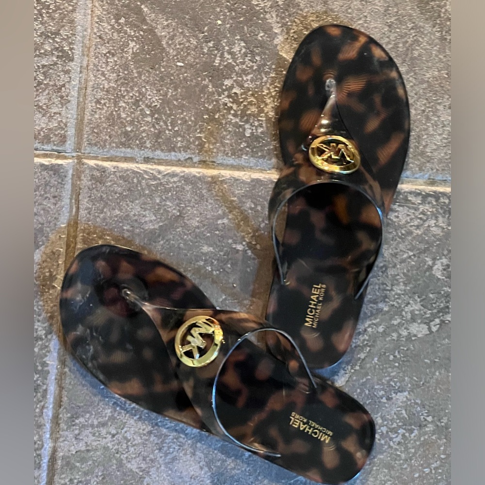 Michael Kors tortoiseshell signature initial sandals flip-flop